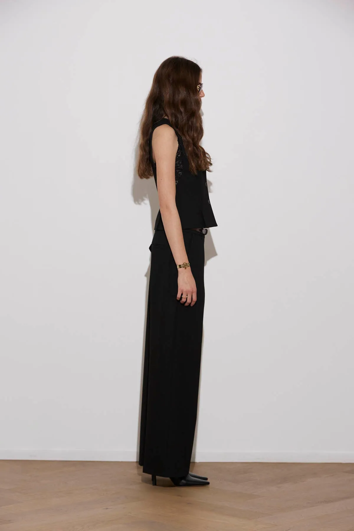 BLACK VEST