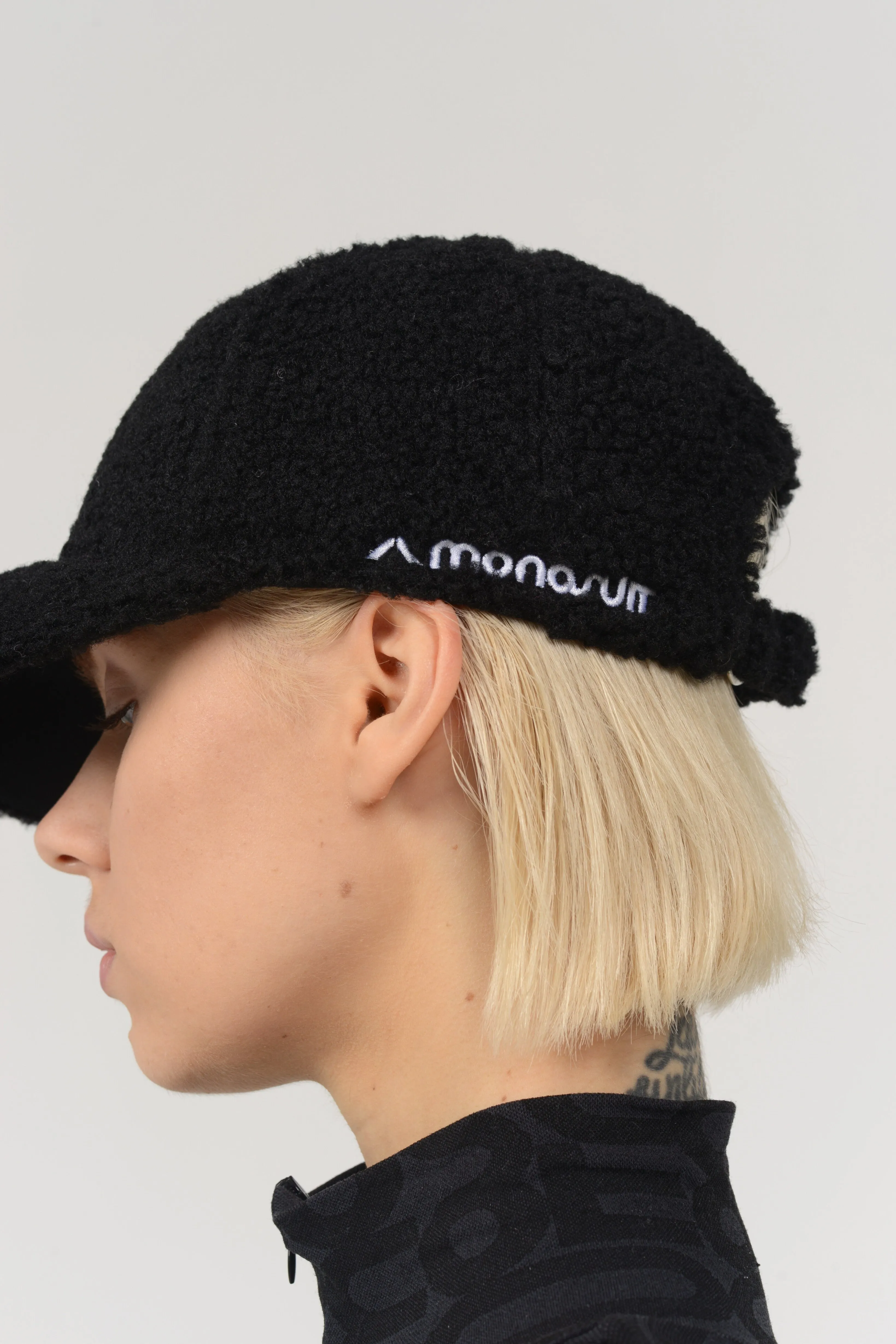 CAP Cloud-Crowned Black