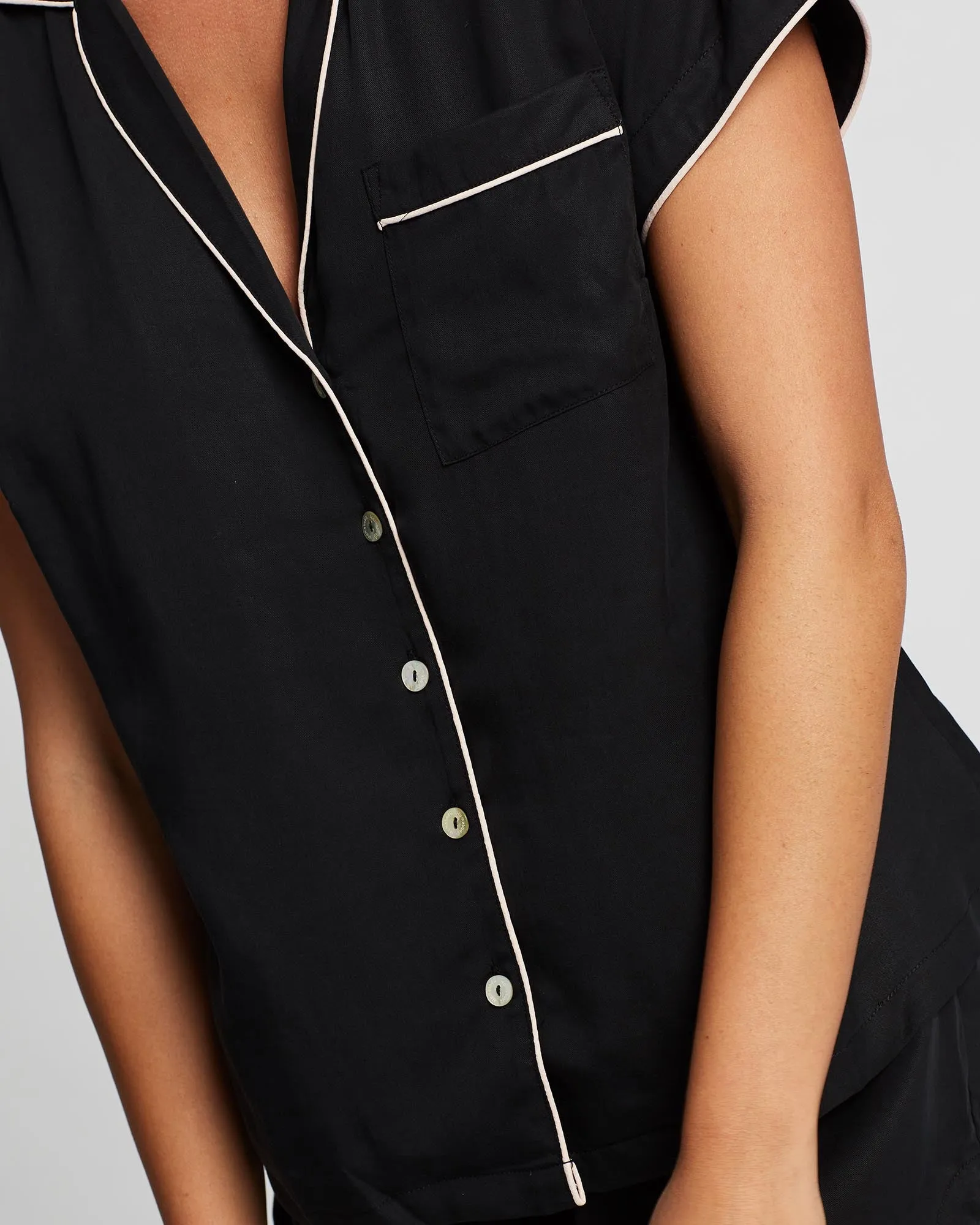 Eva Short Tencel™ Pyjama Set - Black with Blush Piping