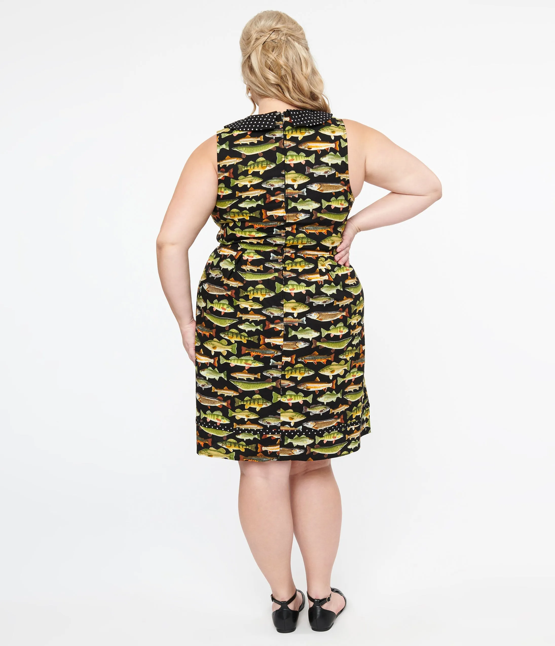 Retrolicious Plus Size 1950s White Polka Dot & Fish Print Collared Fit & Flare Dress