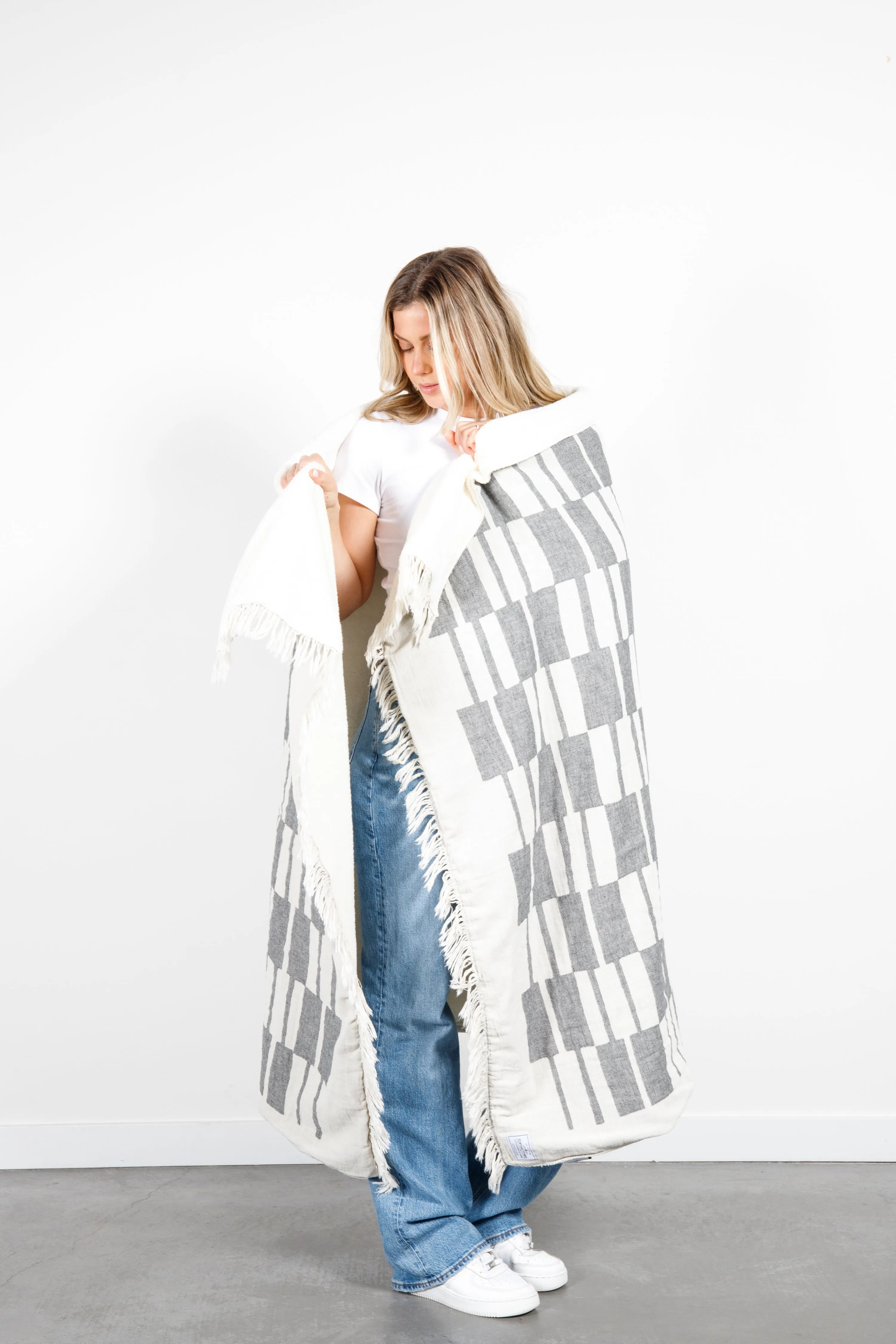 THE VANCE  | Fleece Throw