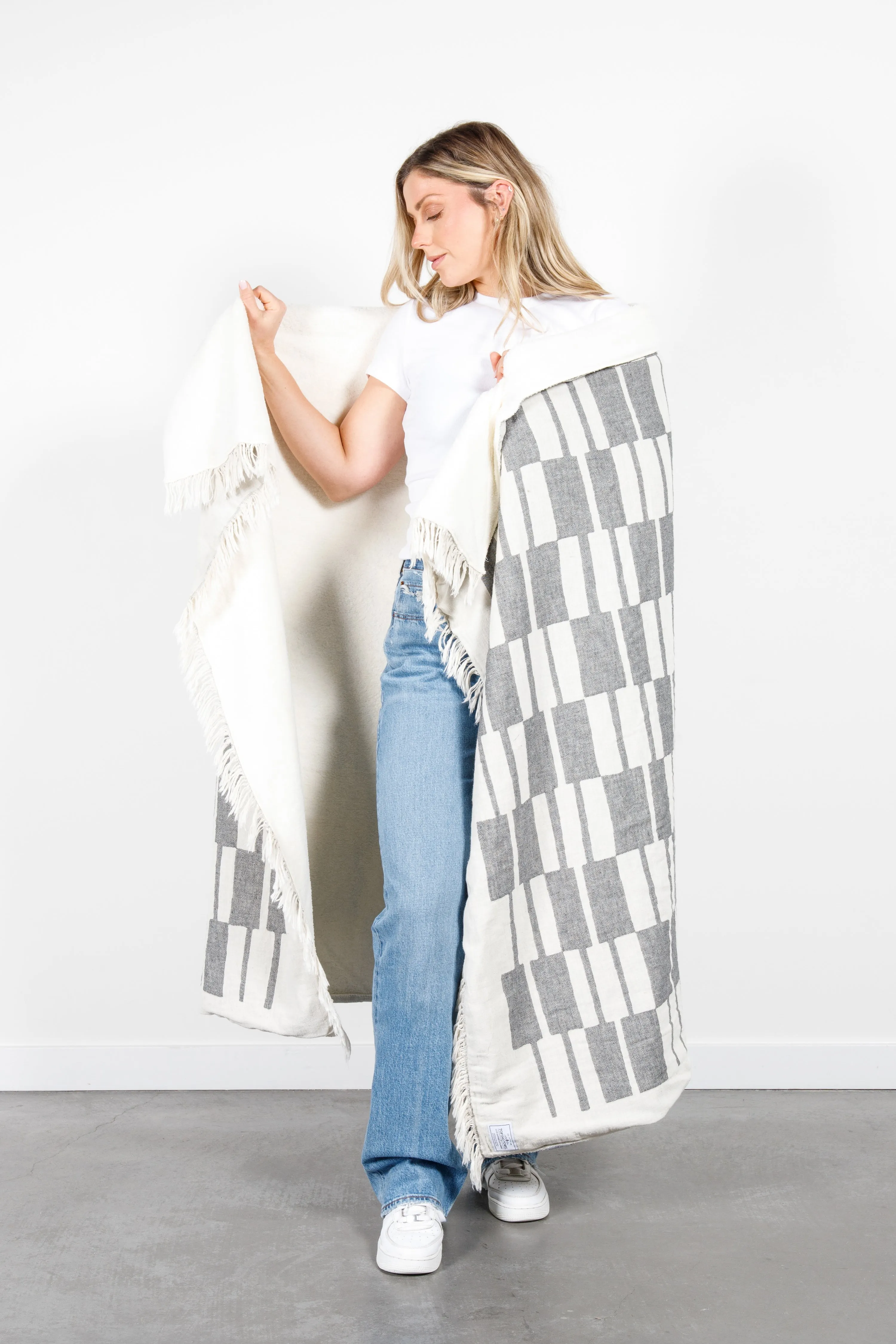 THE VANCE  | Fleece Throw